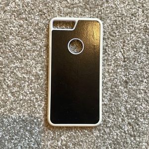 This is the pluto iphone 8 plus phone case! Only have been used once.